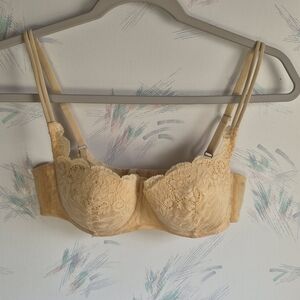 Vintage Victoria's Secret Lace Push Up Bra Cream Yellow 34B Underwired